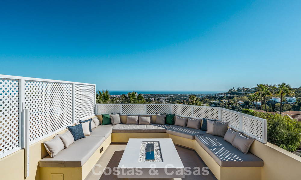 Move-in ready, modernist renovated townhouse for sale in a gated community in La Quinta, Benahavis - Marbella 780333