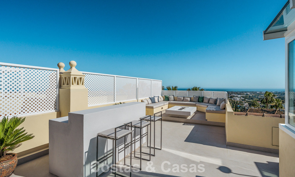 Move-in ready, modernist renovated townhouse for sale in a gated community in La Quinta, Benahavis - Marbella 780336