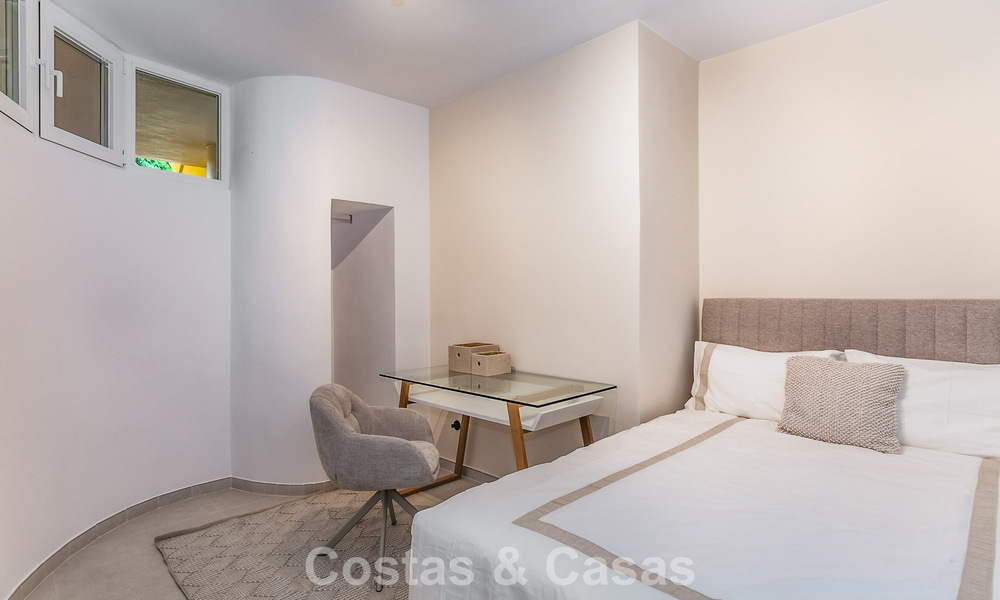 4 bedroom luxury apartment for sale in a prestigious gated complex, first line golf in Nueva Andalucia, Marbella 780345