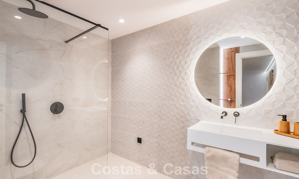 4 bedroom luxury apartment for sale in a prestigious gated complex, first line golf in Nueva Andalucia, Marbella 780346