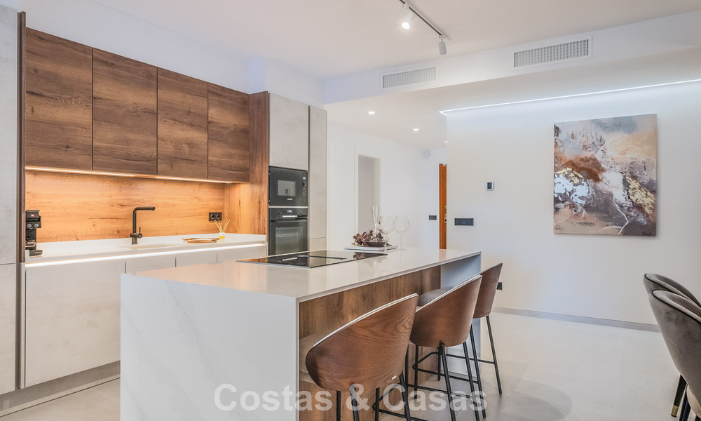 4 bedroom luxury apartment for sale in a prestigious gated complex, first line golf in Nueva Andalucia, Marbella 780358