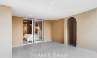 4 bedroom luxury apartment for sale in a prestigious gated complex, first line golf in Nueva Andalucia, Marbella 780366 