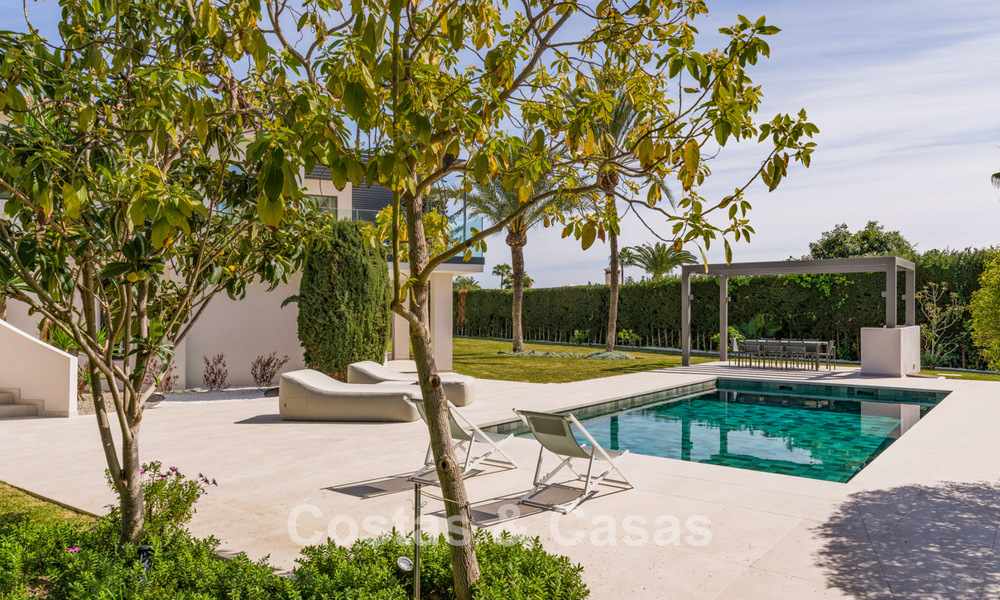 Contemporary Mediterranean villa with modern touches for sale on Marbella’s Golden Mile 780398