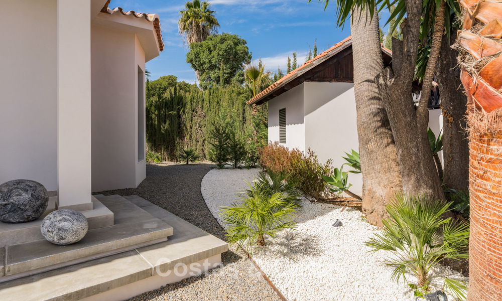 Contemporary Mediterranean villa with modern touches for sale on Marbella’s Golden Mile 780401