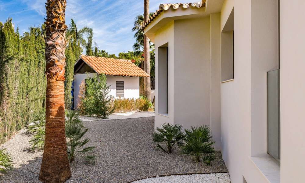 Contemporary Mediterranean villa with modern touches for sale on Marbella’s Golden Mile 780411