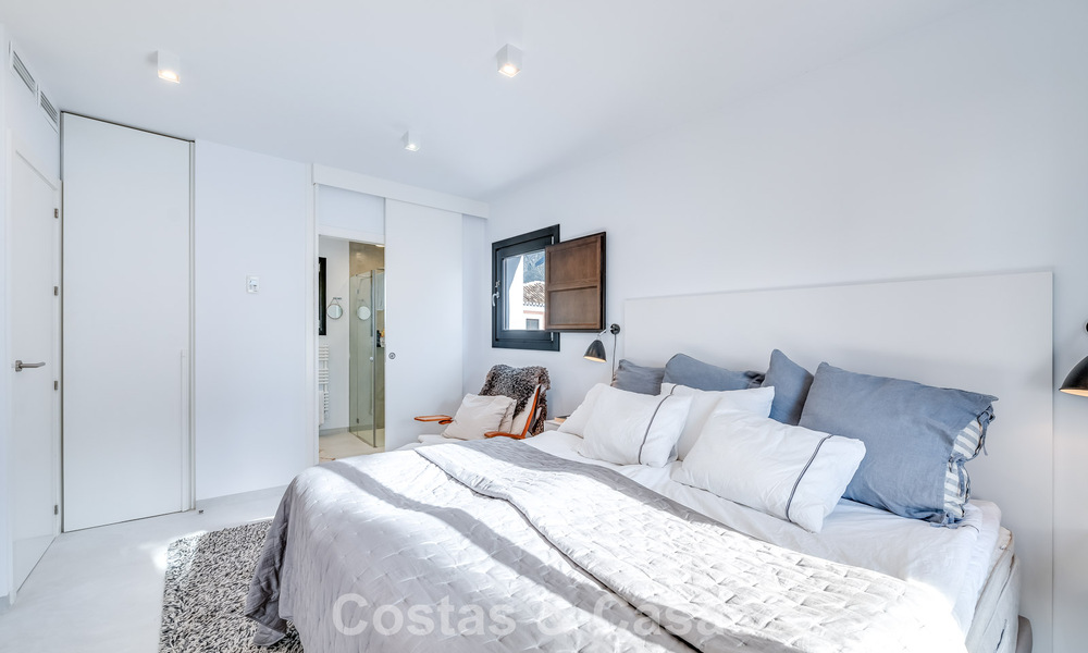 Charming corner townhouse for sale in an exclusive urbanization on Marbella’s Golden Mile 780471