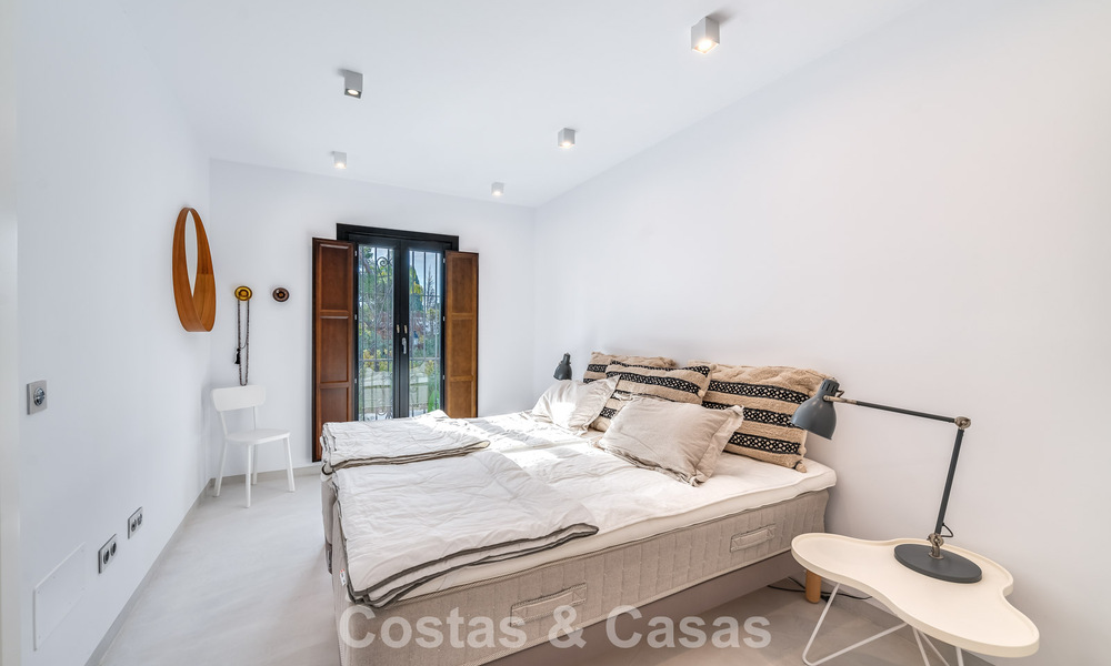 Charming corner townhouse for sale in an exclusive urbanization on Marbella’s Golden Mile 780480
