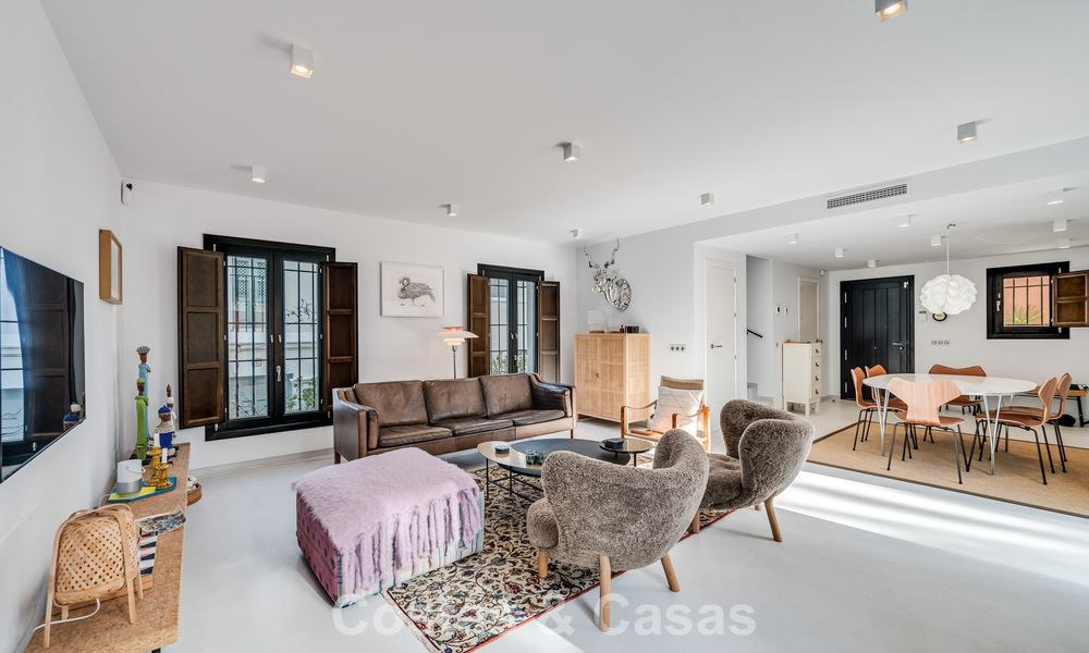 Charming corner townhouse for sale in an exclusive urbanization on Marbella’s Golden Mile 780489