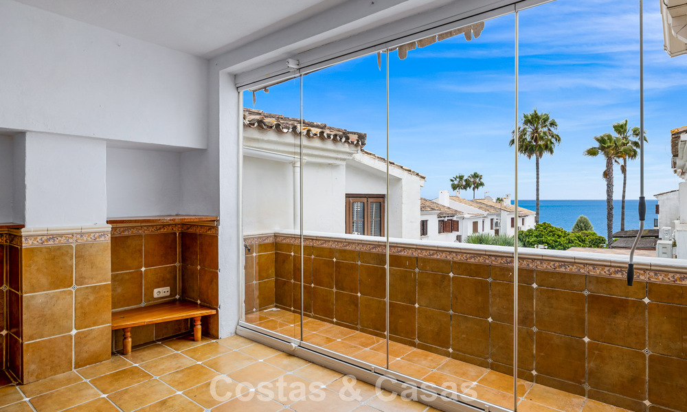 Townhouse for sale with sea views in a frontline beach complex close to Estepona centre 780556
