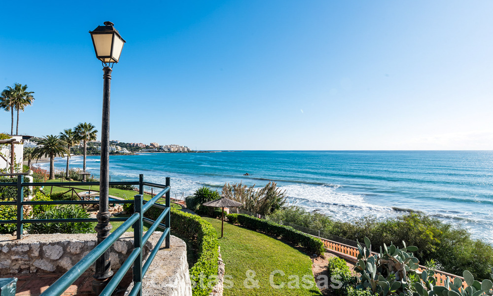 Townhouse for sale with sea views in a frontline beach complex close to Estepona centre 780571