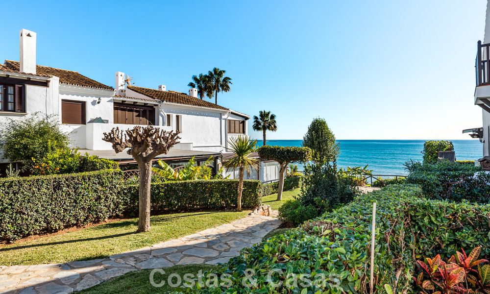 Townhouse for sale with sea views in a frontline beach complex close to Estepona centre 780572