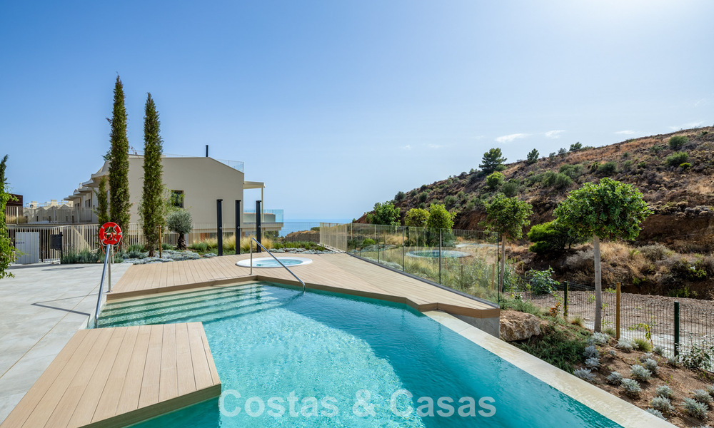 New luxury apartment for sale with large private garden and pool in a high-end lifestyle resort in Benalmadena, Costa del Sol 780575