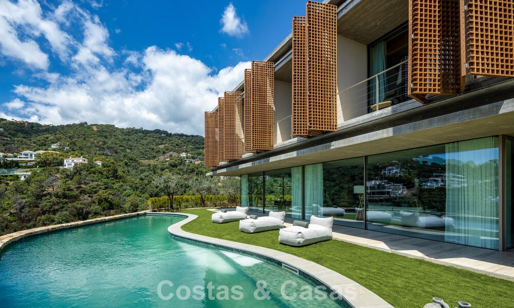 State-of-the-art luxury villa with breathtaking views for sale in exclusive El Madroñal, Benahavis - Marbella 780631