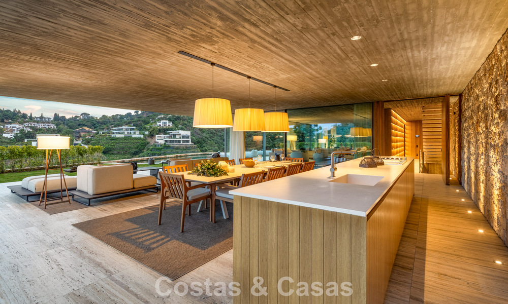 State-of-the-art luxury villa with breathtaking views for sale in exclusive El Madroñal, Benahavis - Marbella 780661