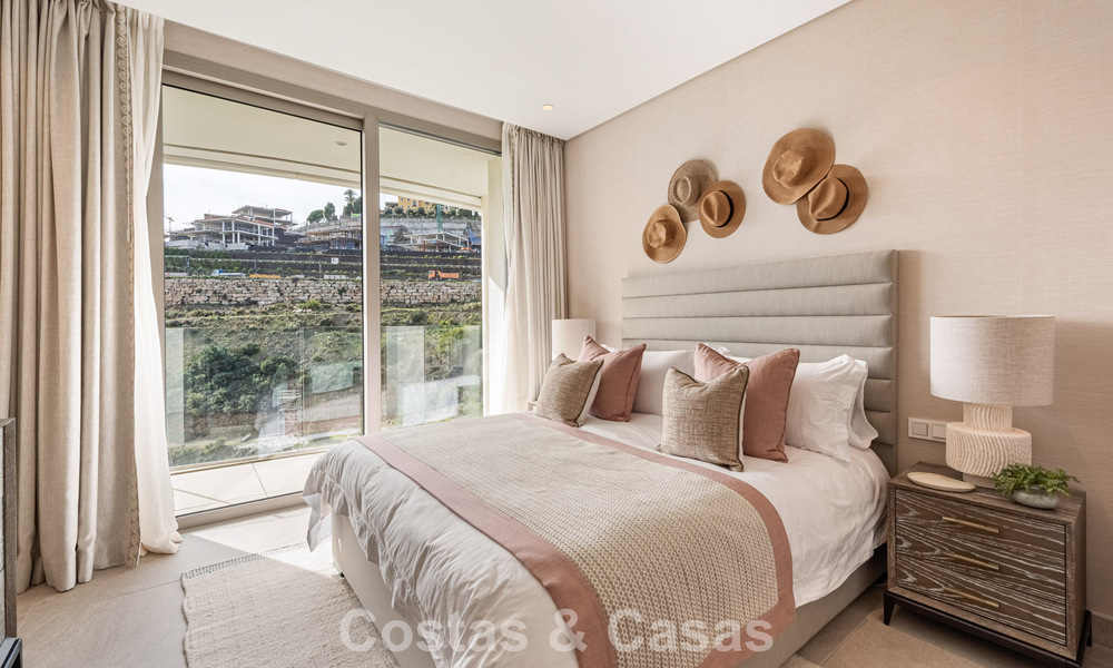 Superior garden apartment with panoramic sea views for sale in La Quinta, Marbella - Benahavis 780716