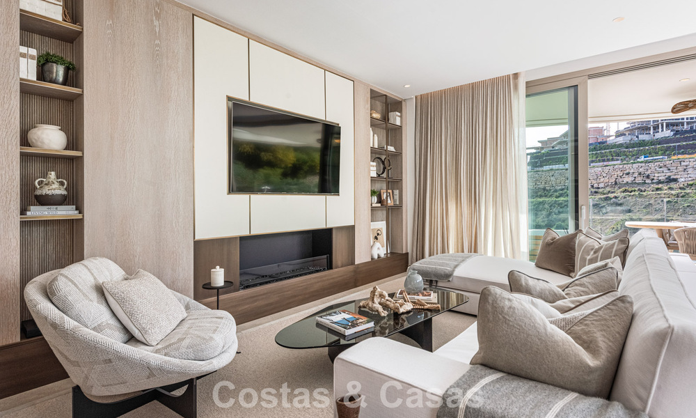 Superior garden apartment with panoramic sea views for sale in La Quinta, Marbella - Benahavis 780723