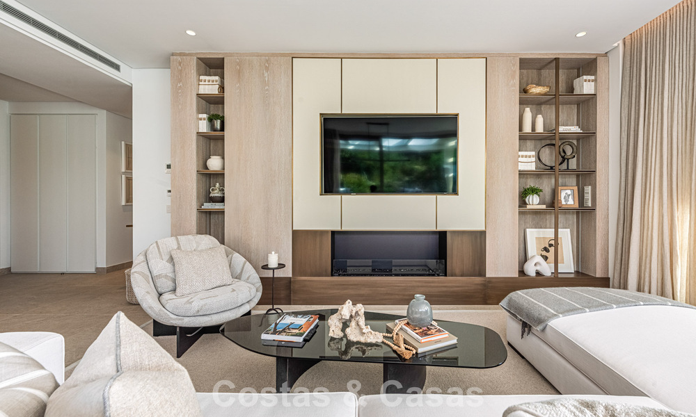 Superior garden apartment with panoramic sea views for sale in La Quinta, Marbella - Benahavis 780724