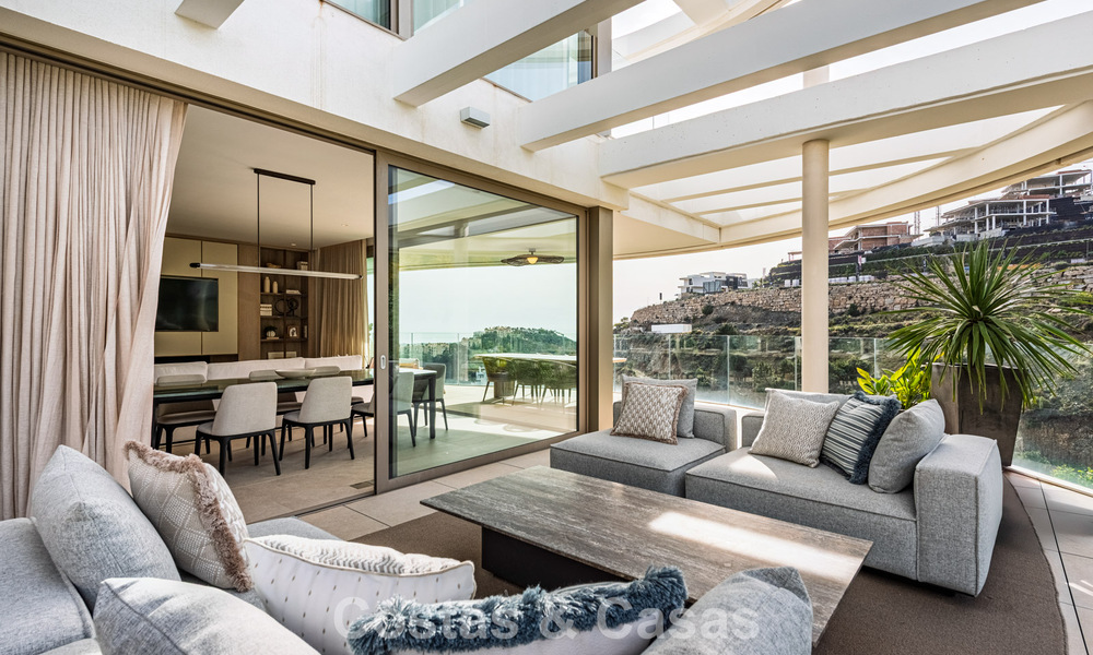Superior garden apartment with panoramic sea views for sale in La Quinta, Marbella - Benahavis 780729