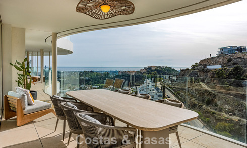Superior garden apartment with panoramic sea views for sale in La Quinta, Marbella - Benahavis 780730