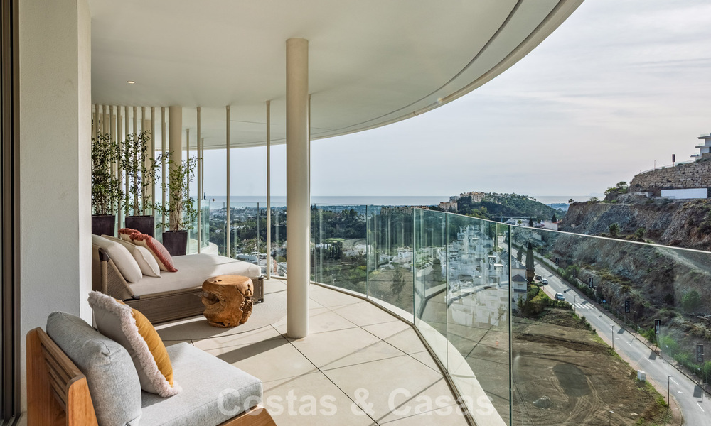 Superior garden apartment with panoramic sea views for sale in La Quinta, Marbella - Benahavis 780731