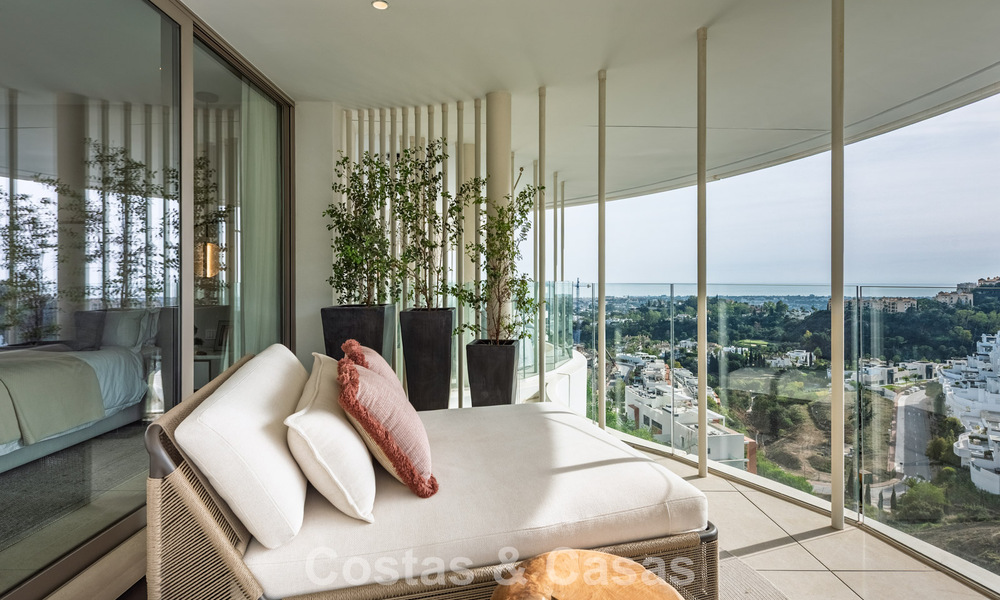 Superior garden apartment with panoramic sea views for sale in La Quinta, Marbella - Benahavis 780732