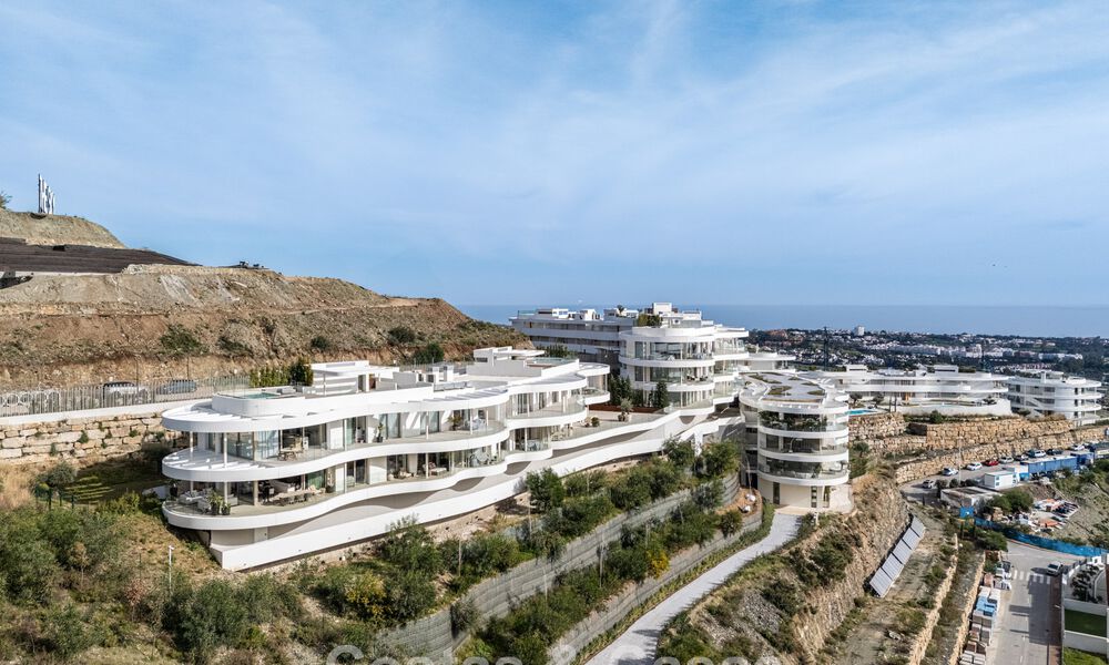 Superior garden apartment with panoramic sea views for sale in La Quinta, Marbella - Benahavis 780734