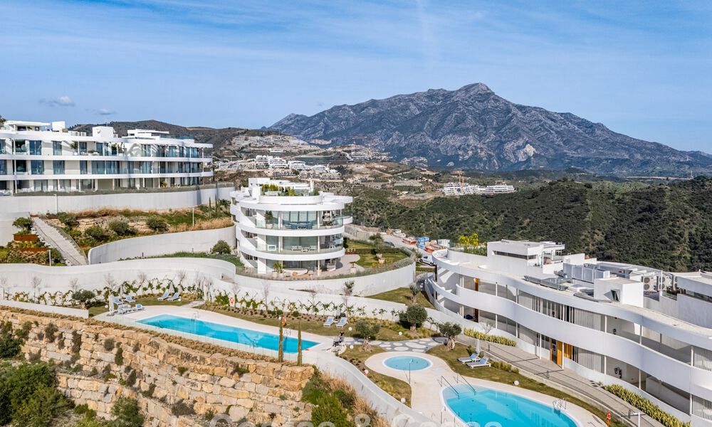 Superior garden apartment with panoramic sea views for sale in La Quinta, Marbella - Benahavis 780737