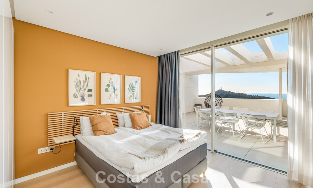 Move-in ready, modern-sleek penthouse with panoramic sea views for sale, in a luxury resort near Marbella town 780740