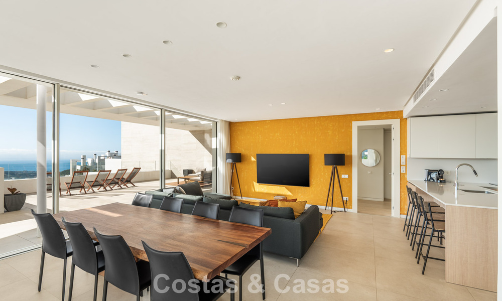 Move-in ready, modern-sleek penthouse with panoramic sea views for sale, in a luxury resort near Marbella town 780749