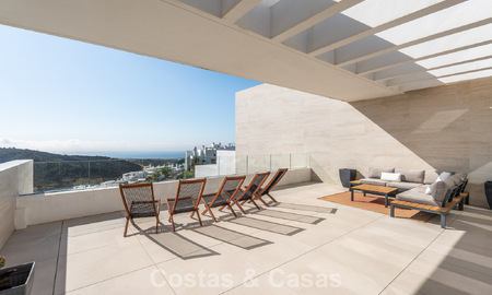 Move-in ready, modern-sleek penthouse with panoramic sea views for sale, in a luxury resort near Marbella town 780753