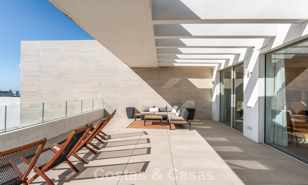 Move-in ready, modern-sleek penthouse with panoramic sea views for sale, in a luxury resort near Marbella town 780754