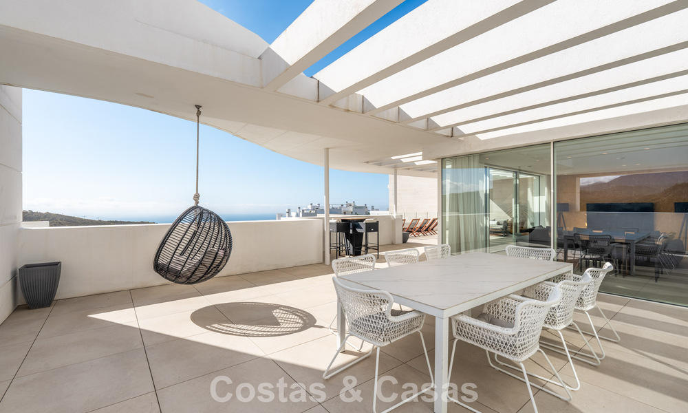 Move-in ready, modern-sleek penthouse with panoramic sea views for sale, in a luxury resort near Marbella town 780758