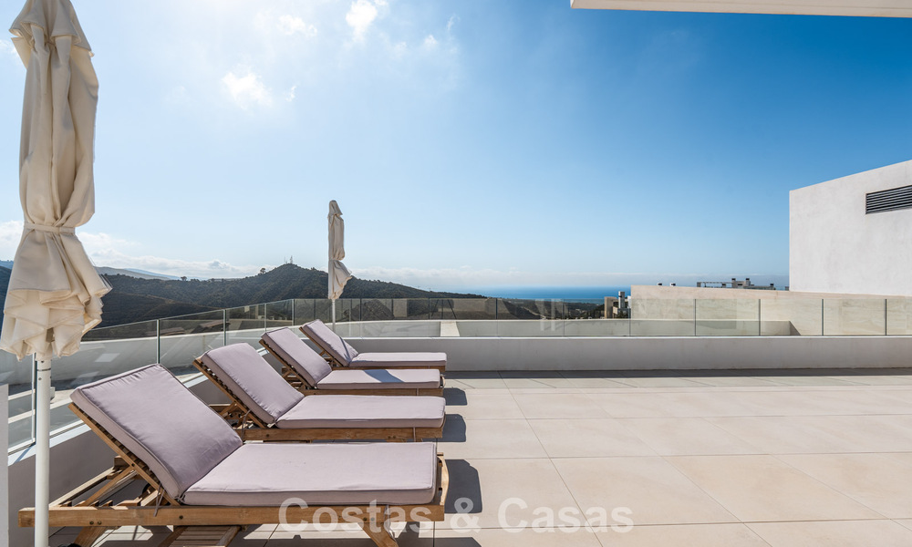 Move-in ready, modern-sleek penthouse with panoramic sea views for sale, in a luxury resort near Marbella town 780761