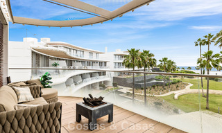 Luxurious, modern apartment with sea views for sale directly on the beach in Estepona, Costa del Sol 780770 