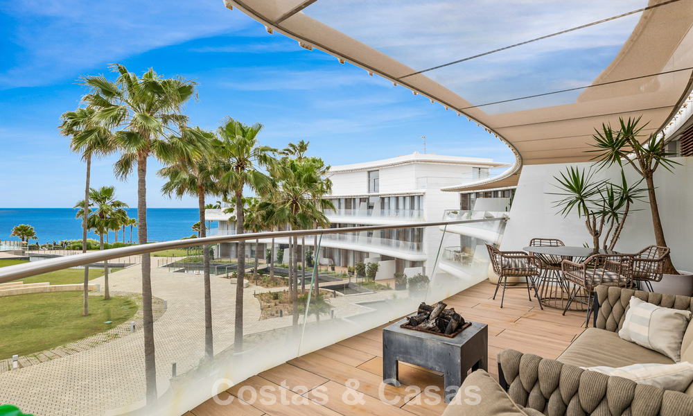 Luxurious, modern apartment with sea views for sale directly on the beach in Estepona, Costa del Sol 780771