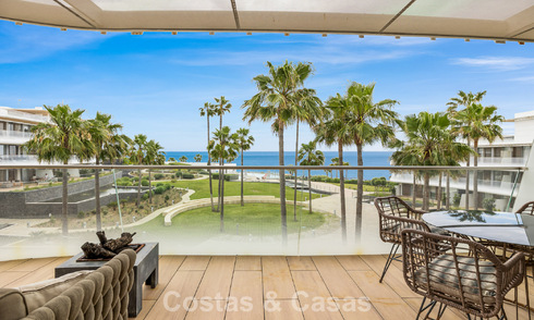 Luxurious, modern apartment with sea views for sale directly on the beach in Estepona, Costa del Sol 780772