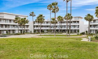 Luxurious, modern apartment with sea views for sale directly on the beach in Estepona, Costa del Sol 780773 