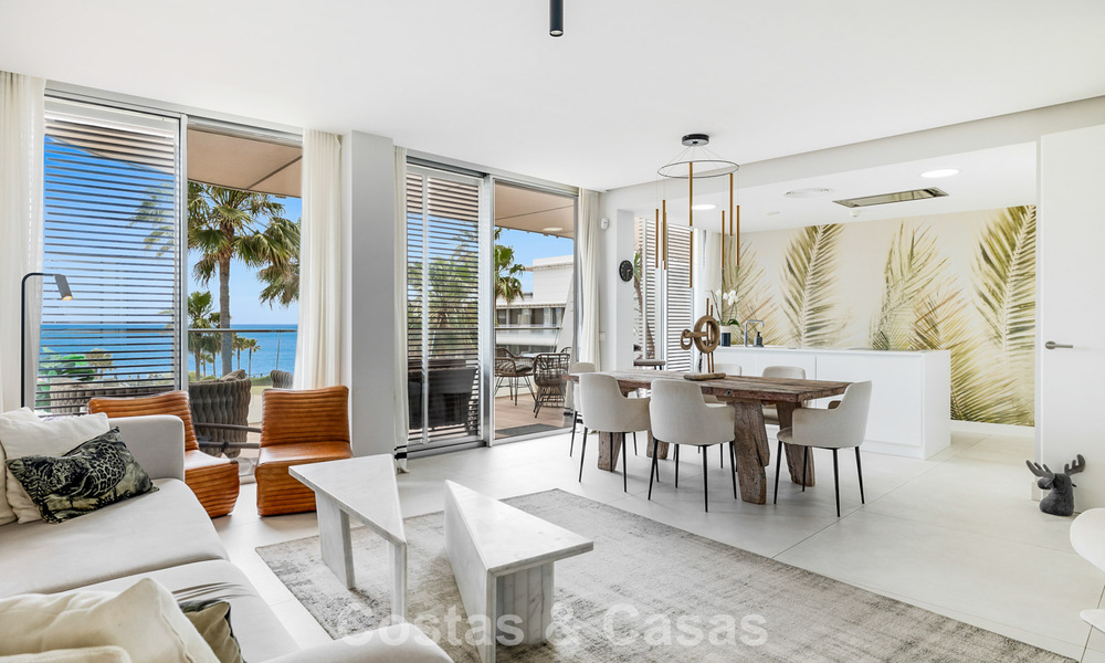 Luxurious, modern apartment with sea views for sale directly on the beach in Estepona, Costa del Sol 780775