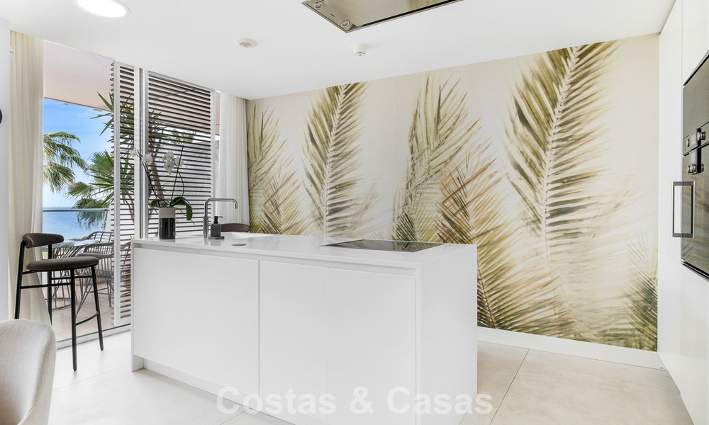 Luxurious, modern apartment with sea views for sale directly on the beach in Estepona, Costa del Sol 780779