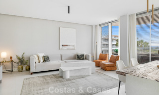 Luxurious, modern apartment with sea views for sale directly on the beach in Estepona, Costa del Sol 780780 