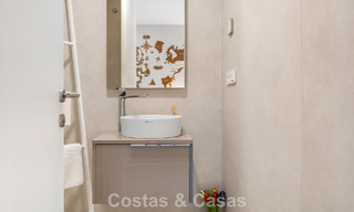 Luxurious, modern apartment with sea views for sale directly on the beach in Estepona, Costa del Sol 780783 