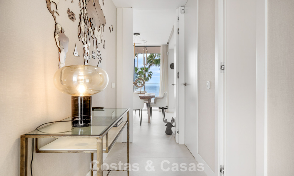Luxurious, modern apartment with sea views for sale directly on the beach in Estepona, Costa del Sol 780784