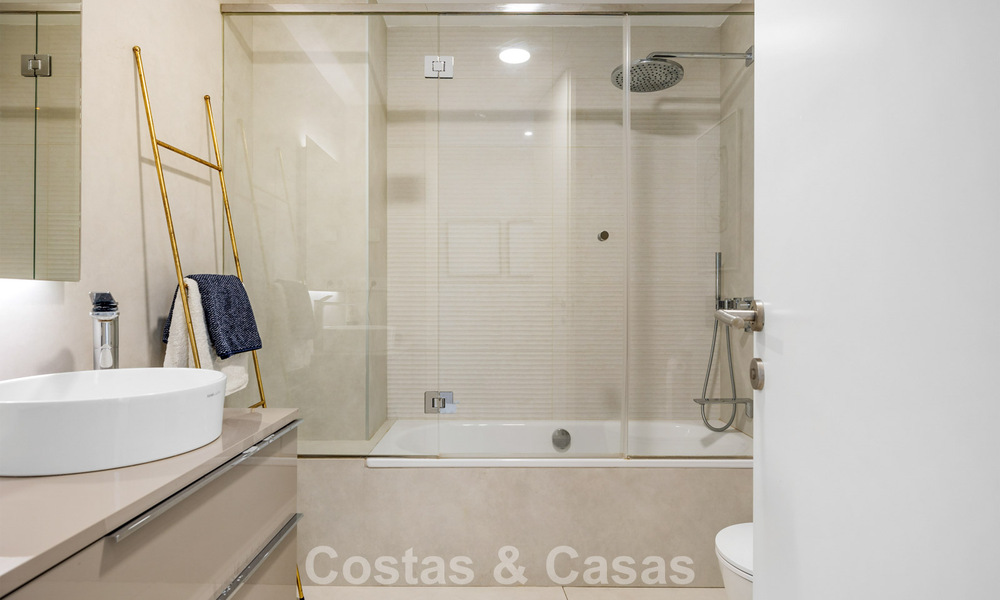 Luxurious, modern apartment with sea views for sale directly on the beach in Estepona, Costa del Sol 780788