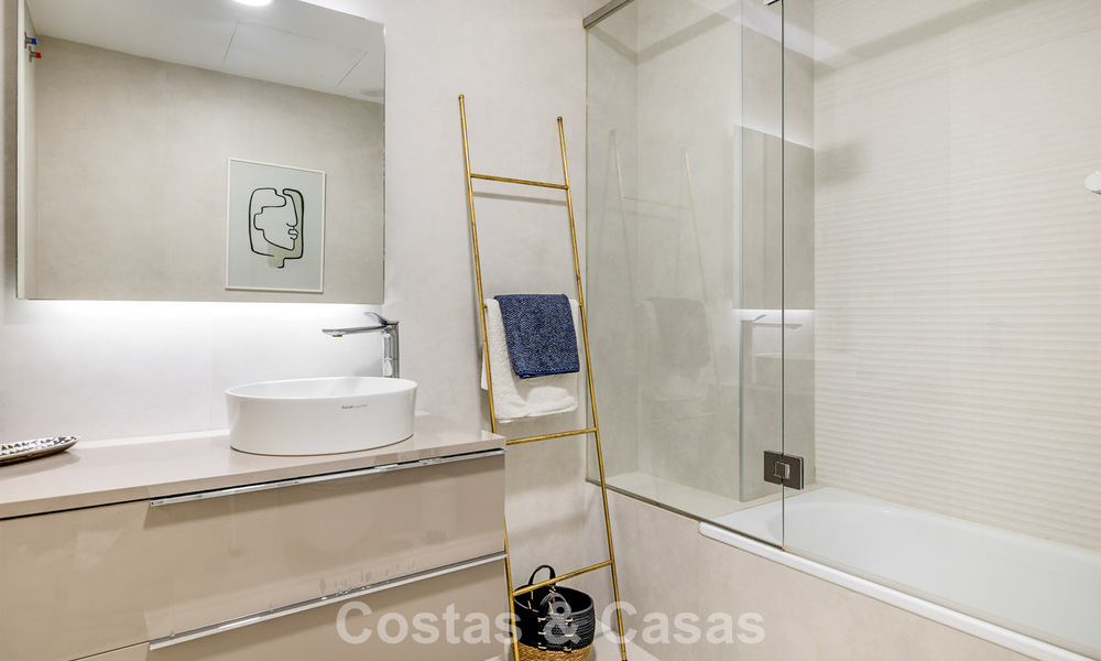 Luxurious, modern apartment with sea views for sale directly on the beach in Estepona, Costa del Sol 780789