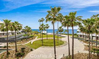 Luxurious, modern apartment with sea views for sale directly on the beach in Estepona, Costa del Sol 780797 