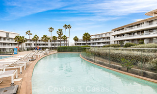 Luxurious, modern apartment with sea views for sale directly on the beach in Estepona, Costa del Sol 780803 