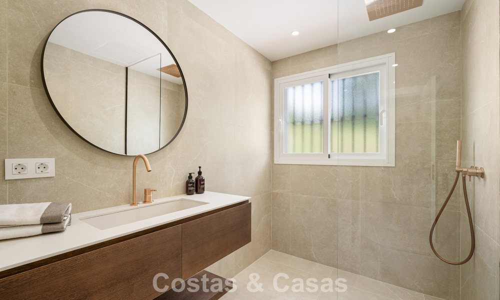 Charming renovated townhouse for sale in the popular golf enclave of Aloha Golf, in Nueva Andalucia, Marbella 780870