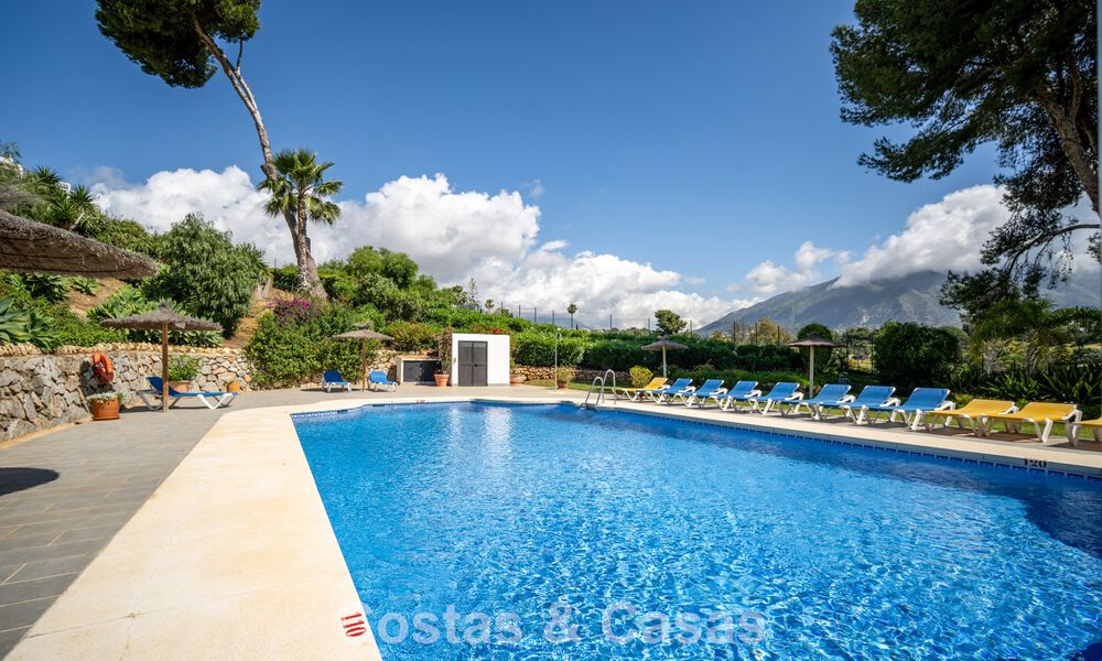 Charming renovated townhouse for sale in the popular golf enclave of Aloha Golf, in Nueva Andalucia, Marbella 780896