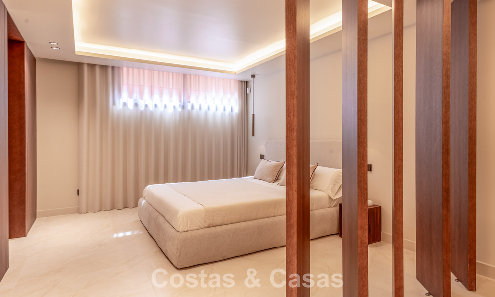 Luxurious renovated Mediterranean style townhouse for sale on Marbella’s Golden Mile 782942