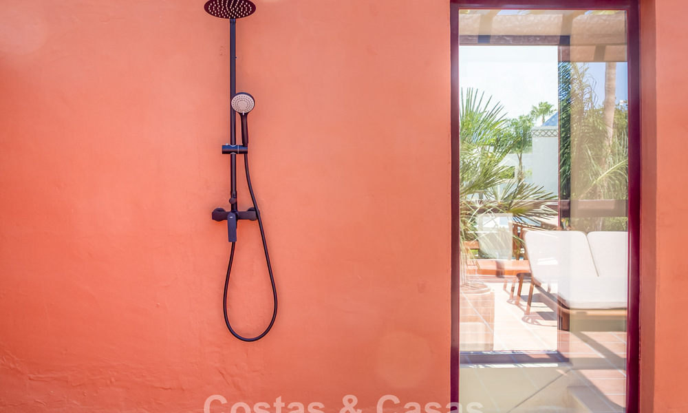 Luxurious renovated Mediterranean style townhouse for sale on Marbella’s Golden Mile 782947